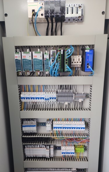 站控系統PLC機柜.jpg 站控系統PLC機柜.jpg